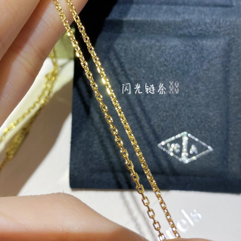 VCA Necklace 