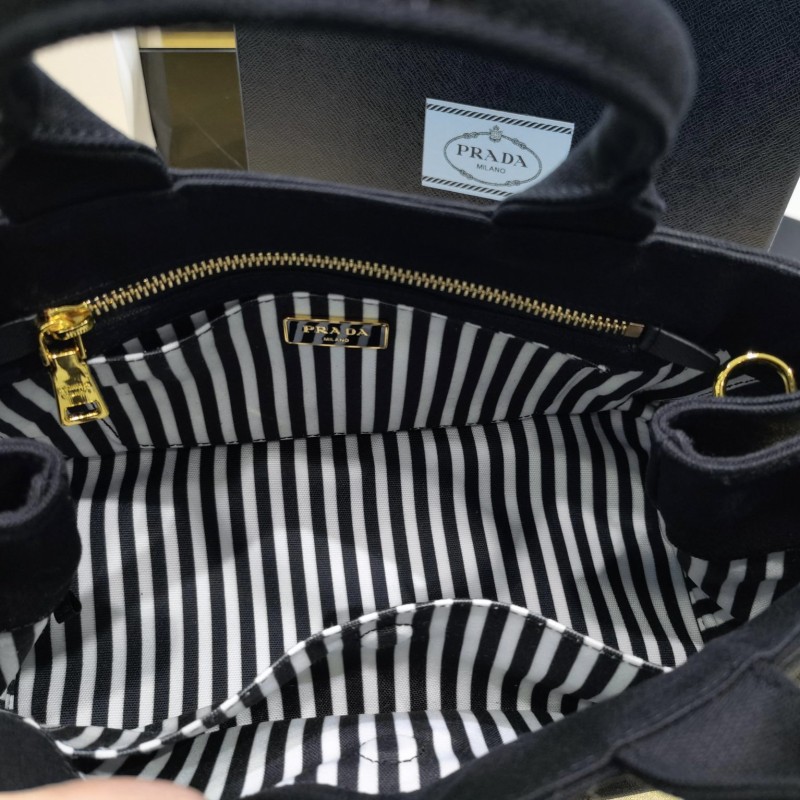 Prada 手提包