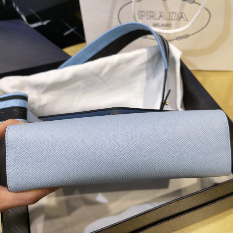 Prada 斜挎包 / 手提包