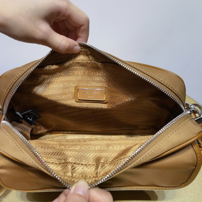Prada 斜挎包 / 单肩包