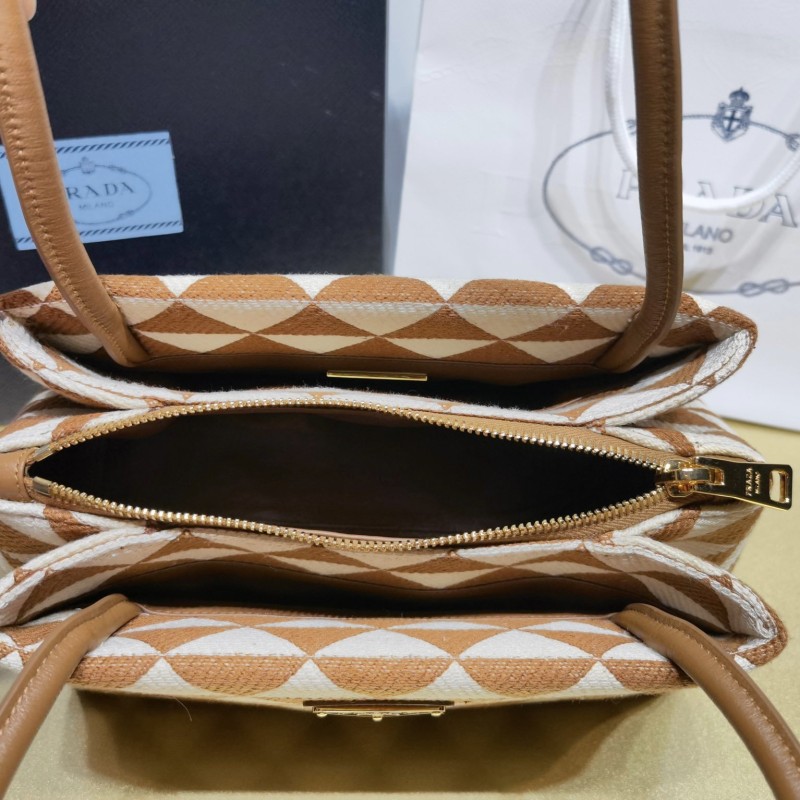 Prada 刺绣织物手袋