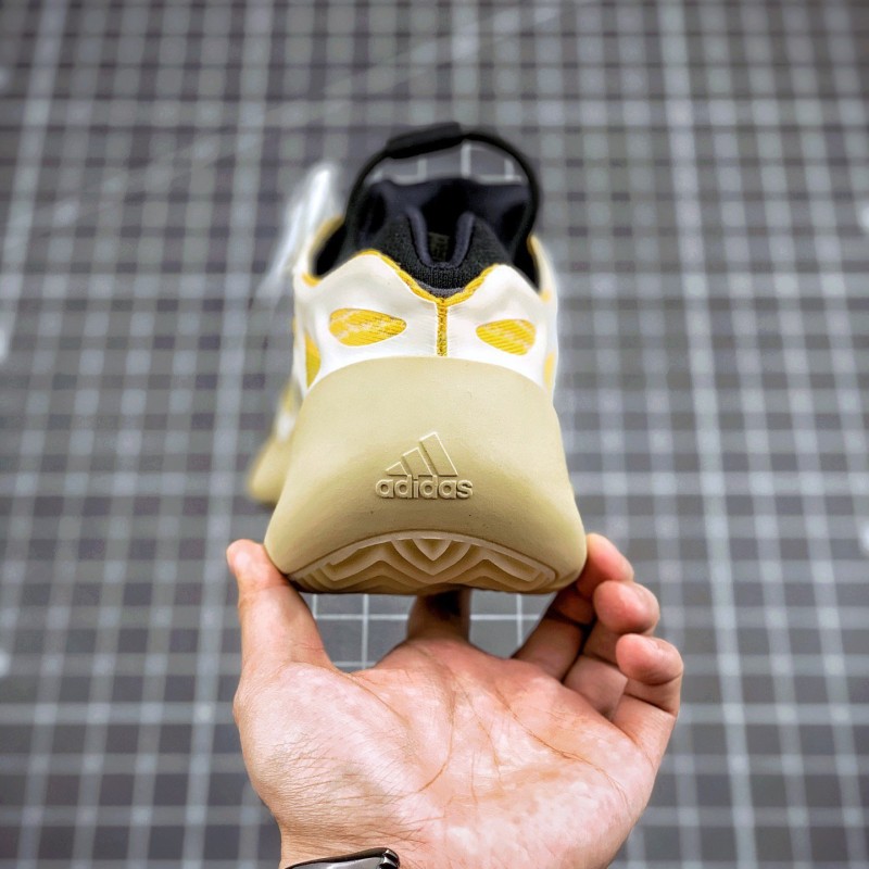 Adidas Yeezy 700