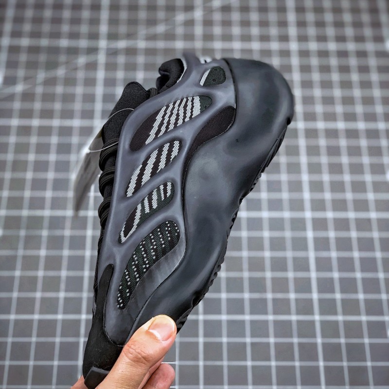 Adidas Yeezy 700