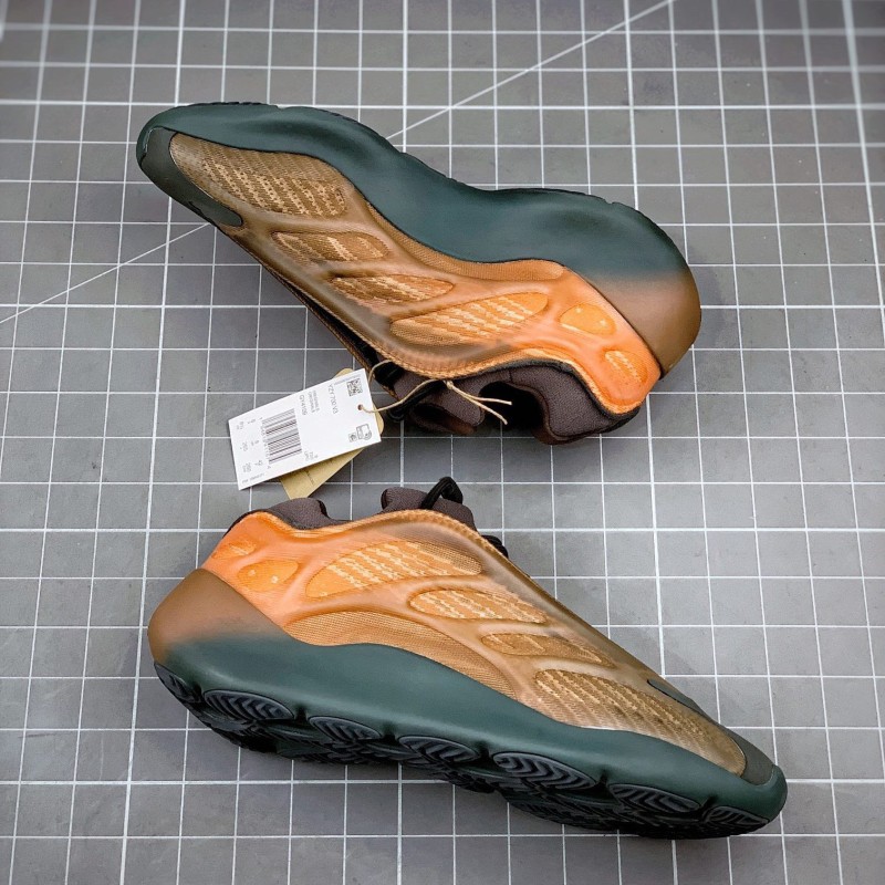 Adidas Yeezy 700