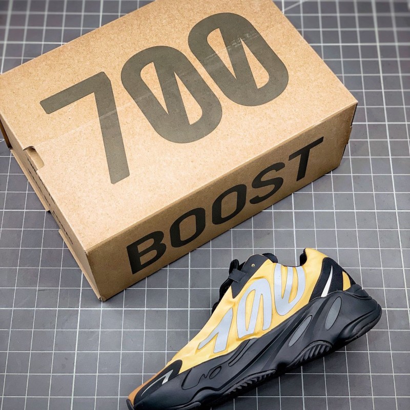 Adidas Yeezy 700