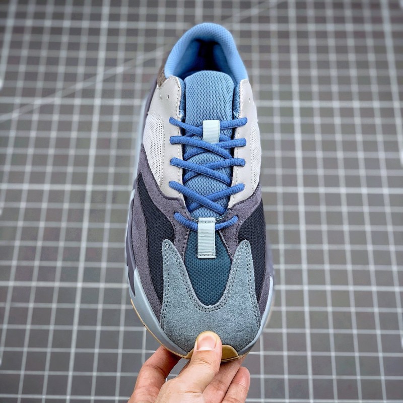Adidas Yeezy 700