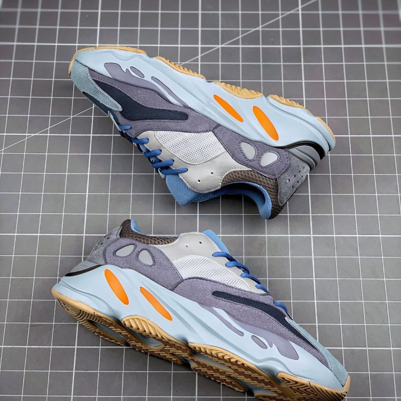 Adidas Yeezy 700