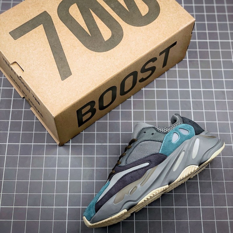 Adidas Yeezy 700