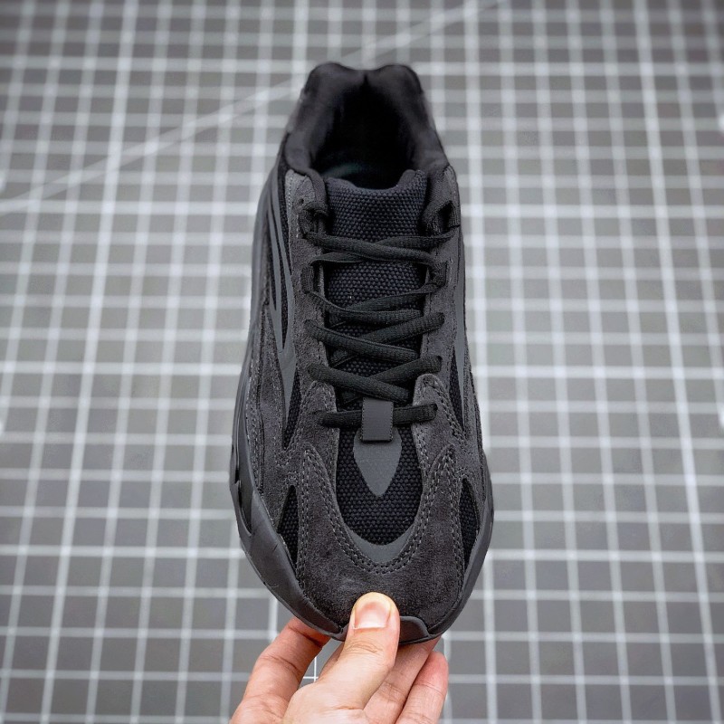 Adidas Yeezy 700
