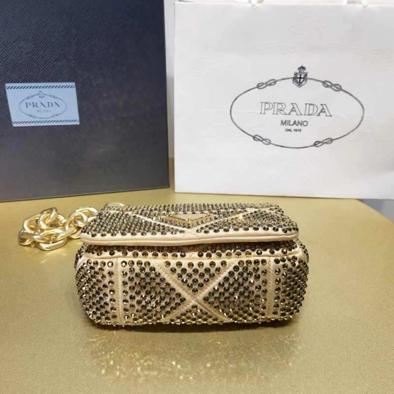 Prada 水晶钻包
