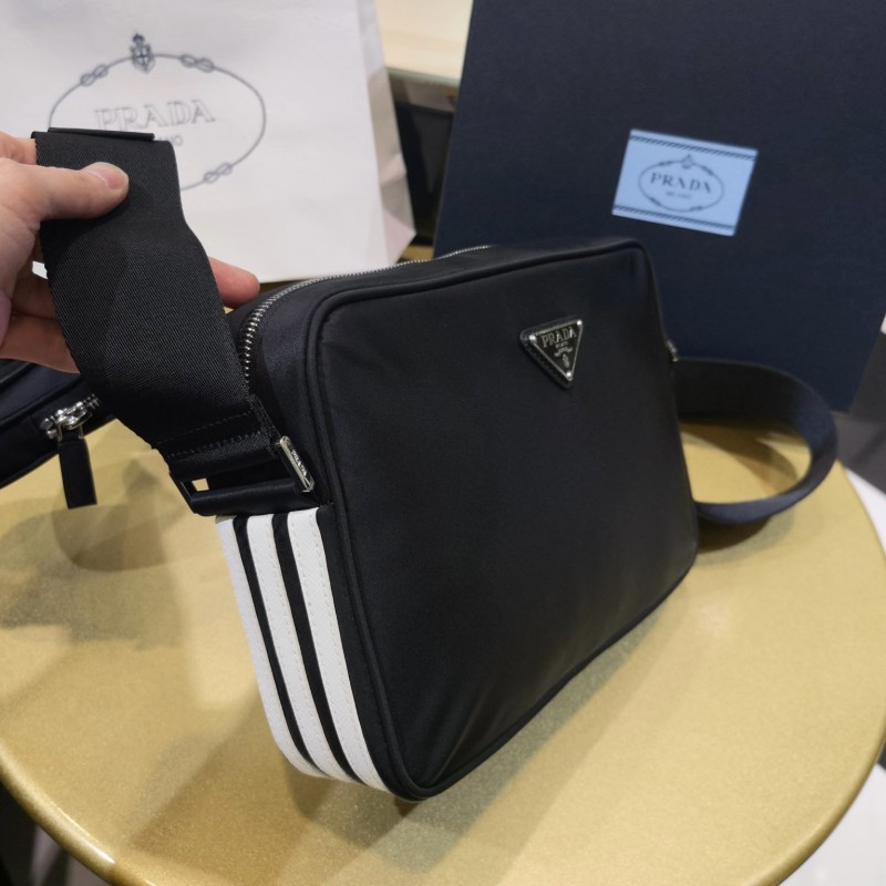 Prada X Adidas 斜挎包