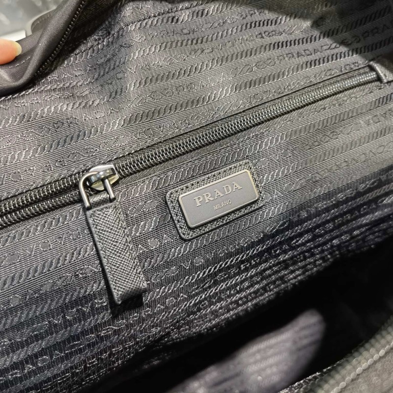 Prada 双肩背包