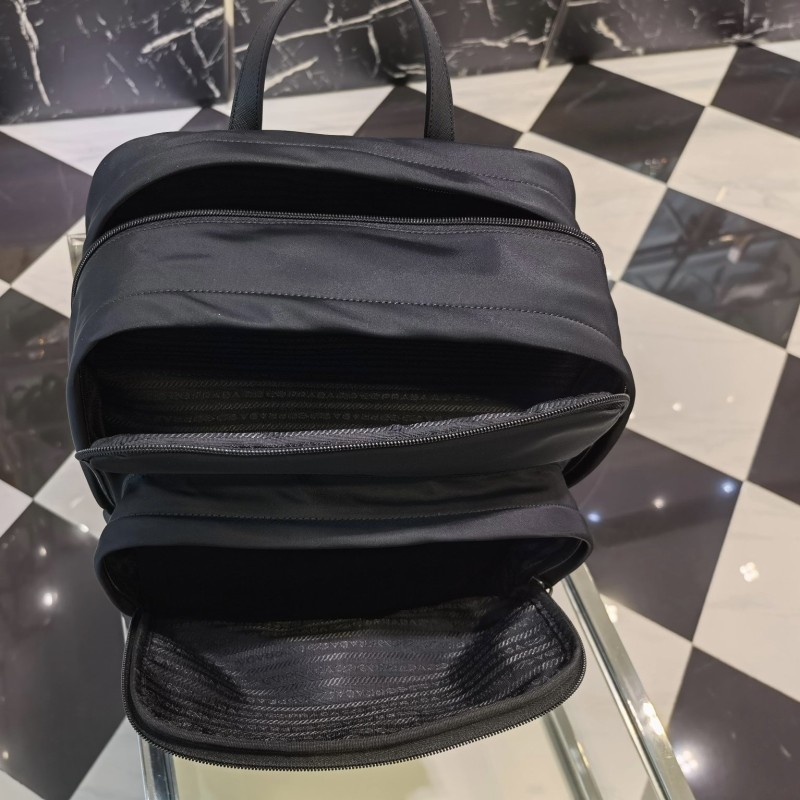 Prada 双肩背包