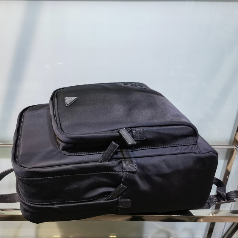 Prada 双肩背包
