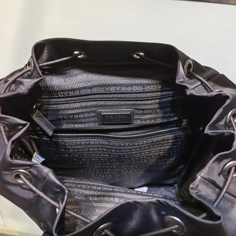 Prada 双肩背包