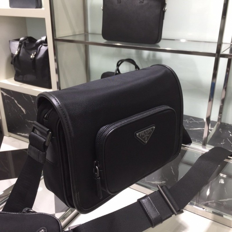 Prada 单肩包 / 邮差包