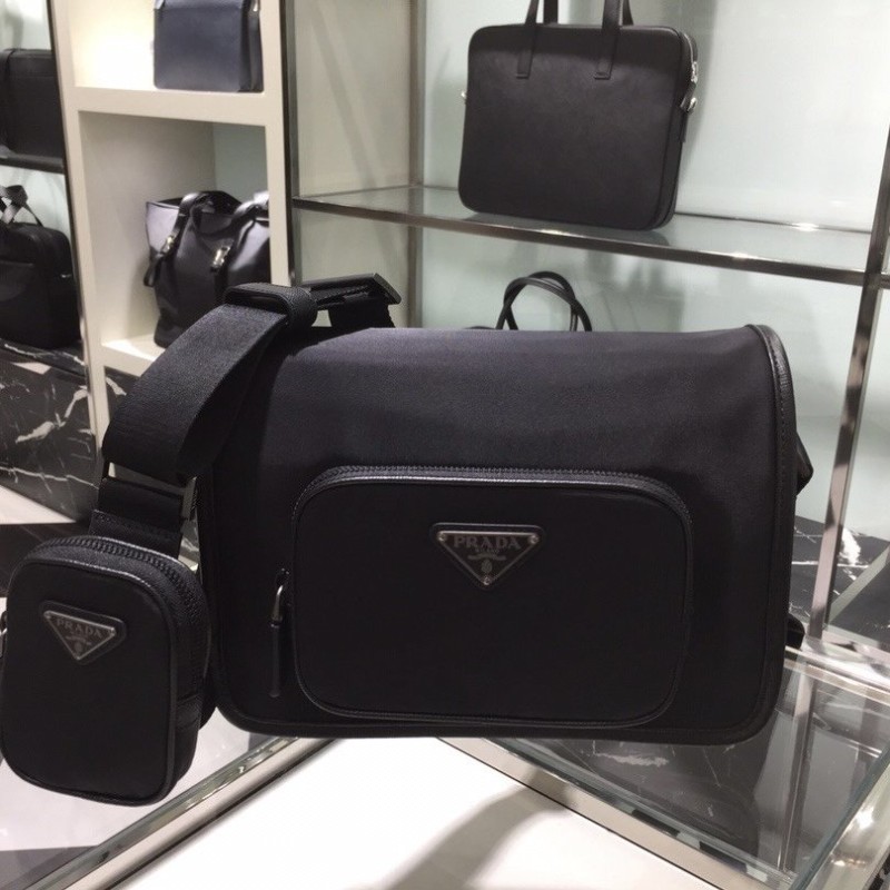 Prada 单肩包 / 邮差包