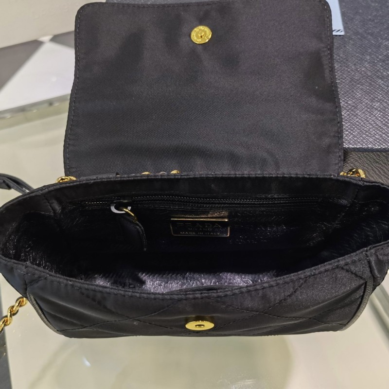 Prada 链条小挎包