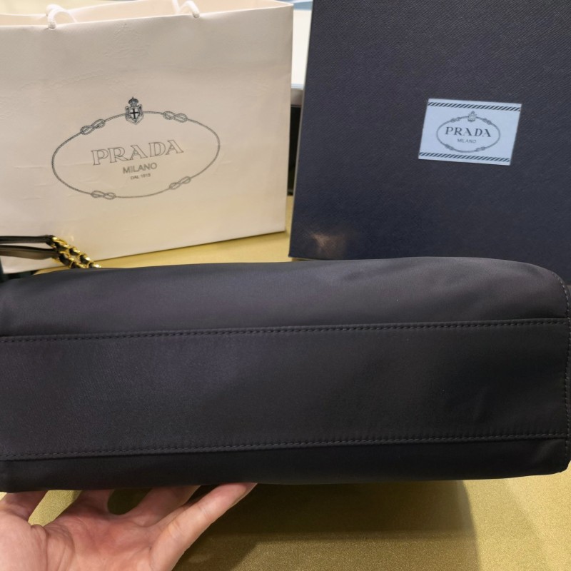 Prada 链条包
