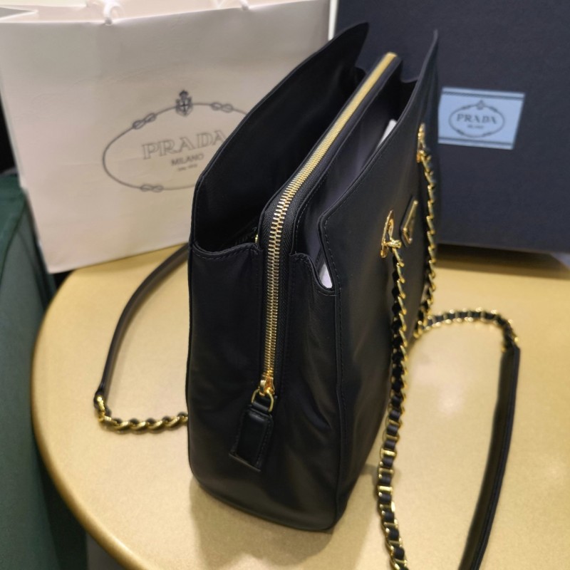 Prada 链条包