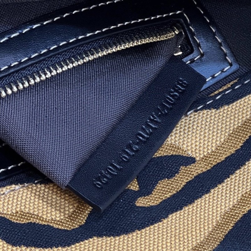 Fendi Baguette