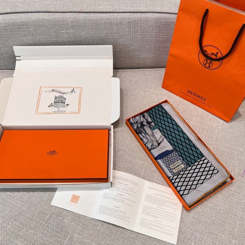 Hermes Shawl