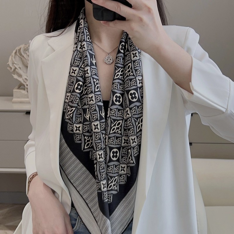 LV Scarf