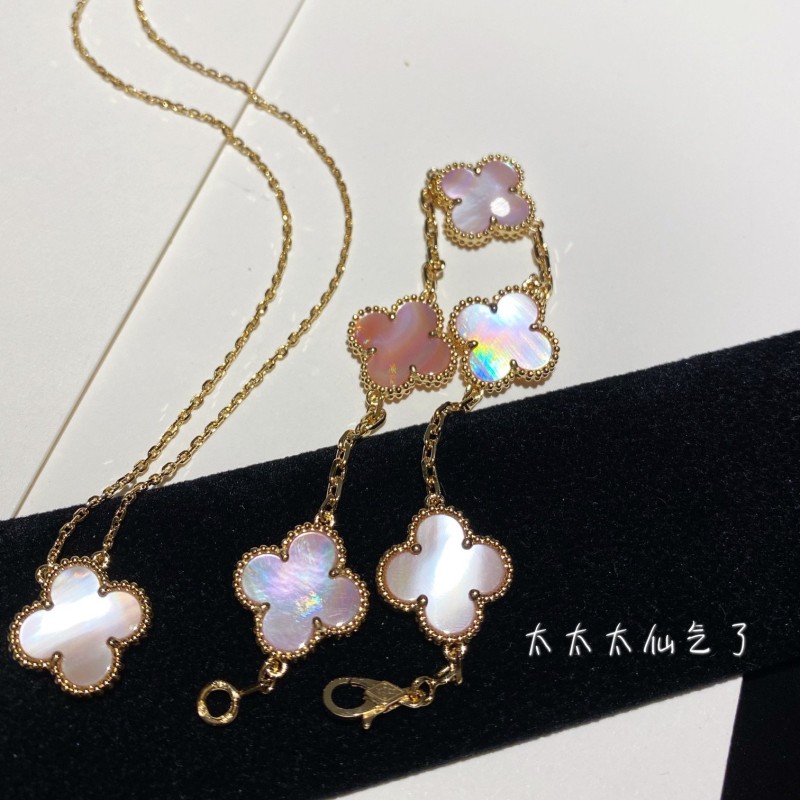 VCA Necklace / Bracelet