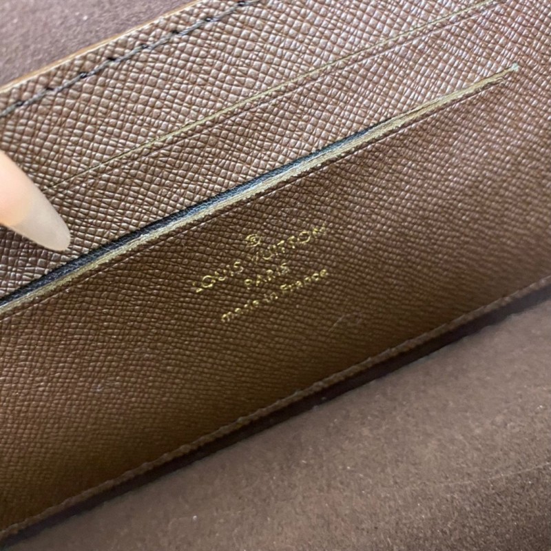 LV Lily WOC