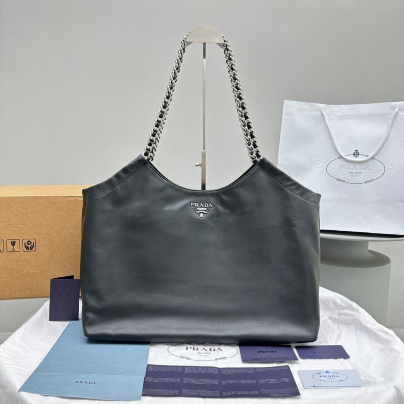 Prada 流浪包