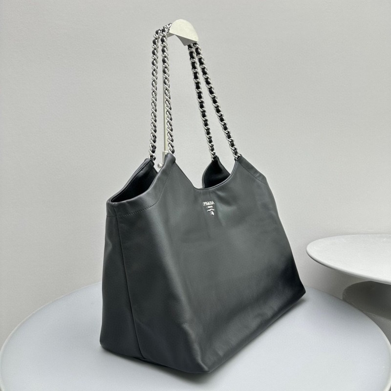 Prada 流浪包