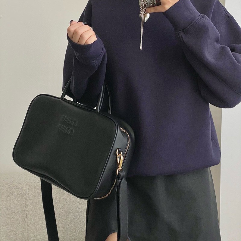 MiuMiu 公文包