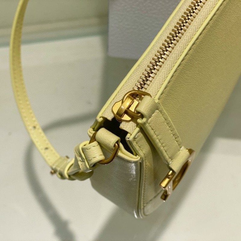 Dior 马鞍包