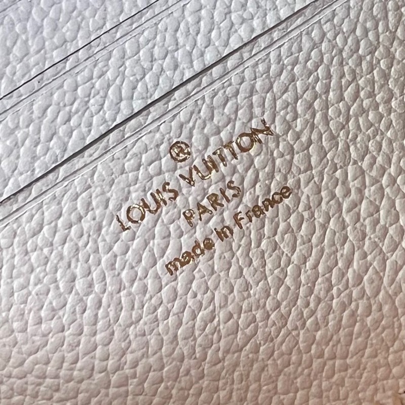 LV Wallet On Chain Ivy