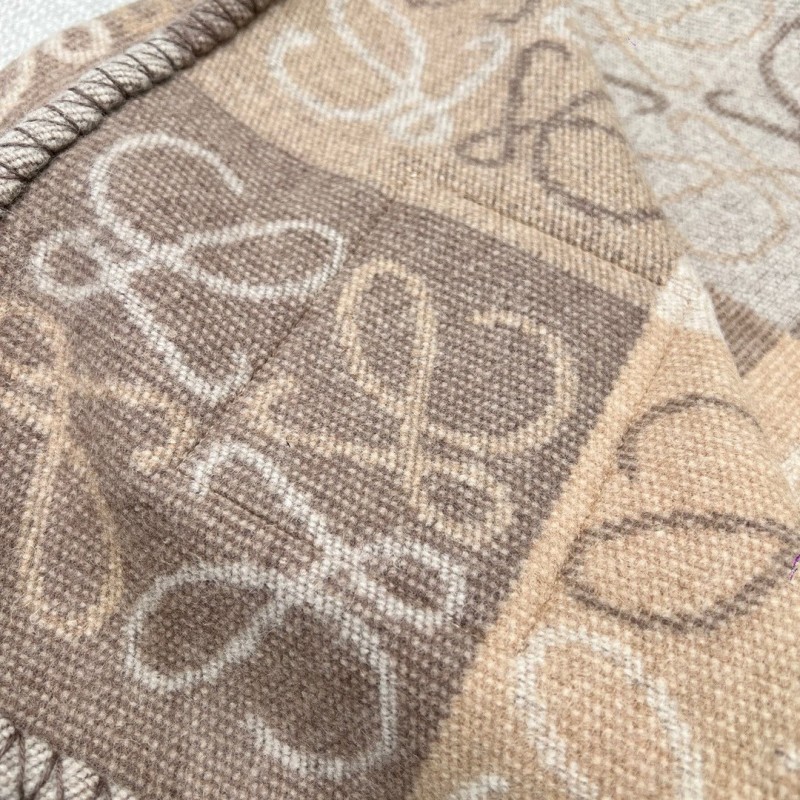 Loewe Shawl