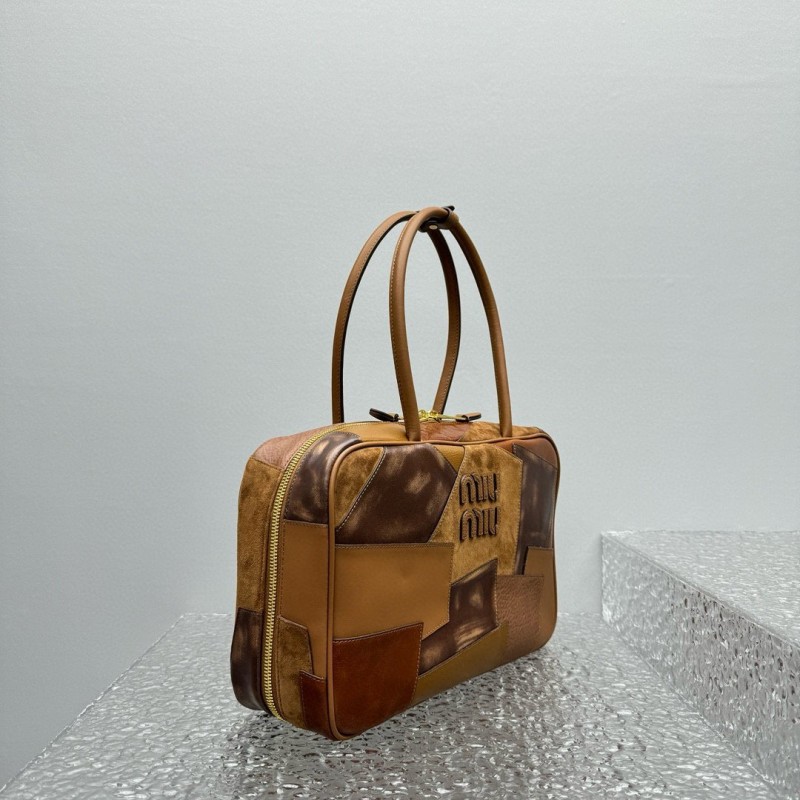 MiuMiu 公文包