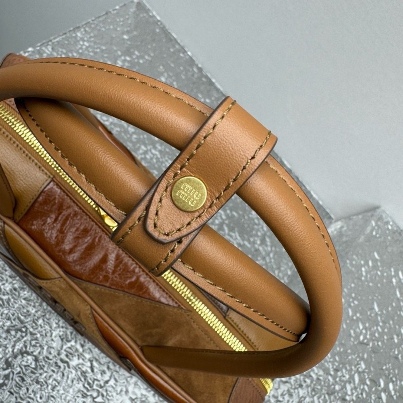 MiuMiu 公文包