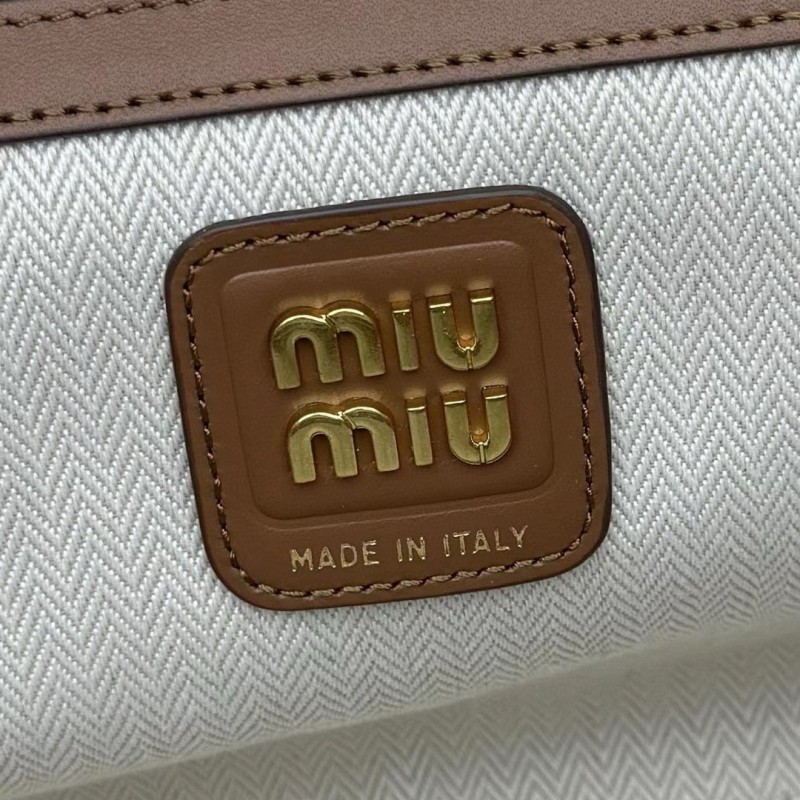 MiuMiu 公文包