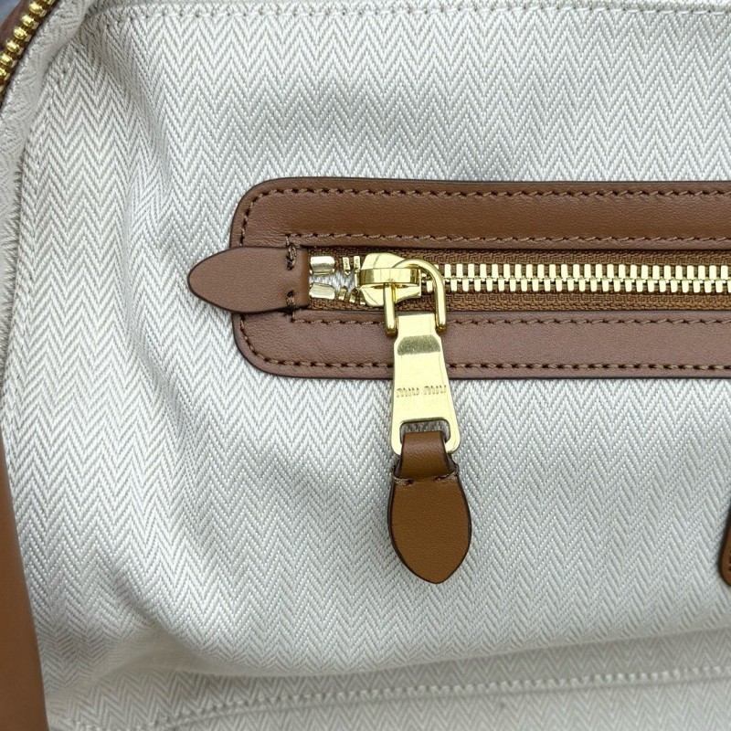 MiuMiu 公文包