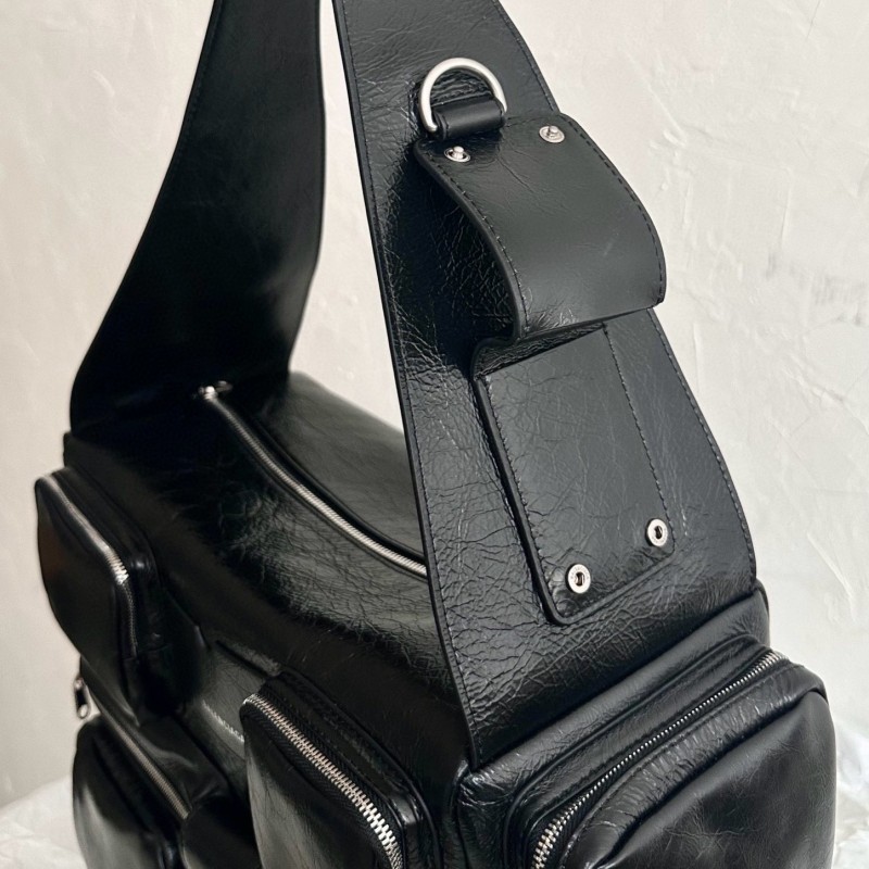 Balenciaga Superbusy 炸药包