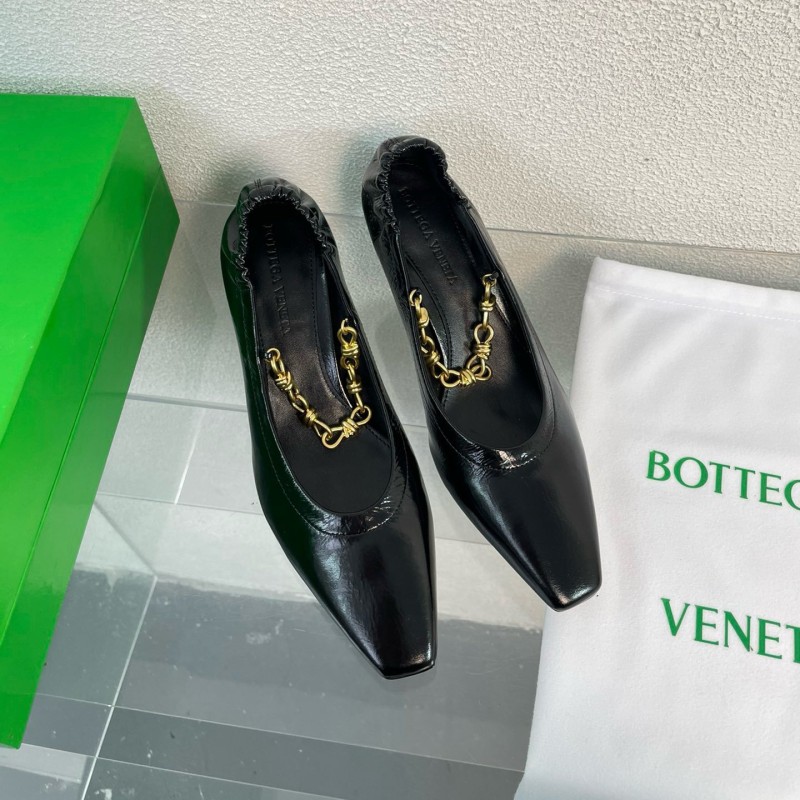Bottega Veneta Sharp Chain Pump Shoes