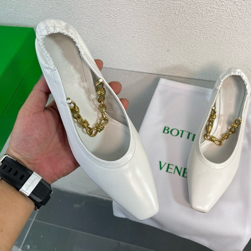 Bottega Veneta Sharp Chain Pump Shoes