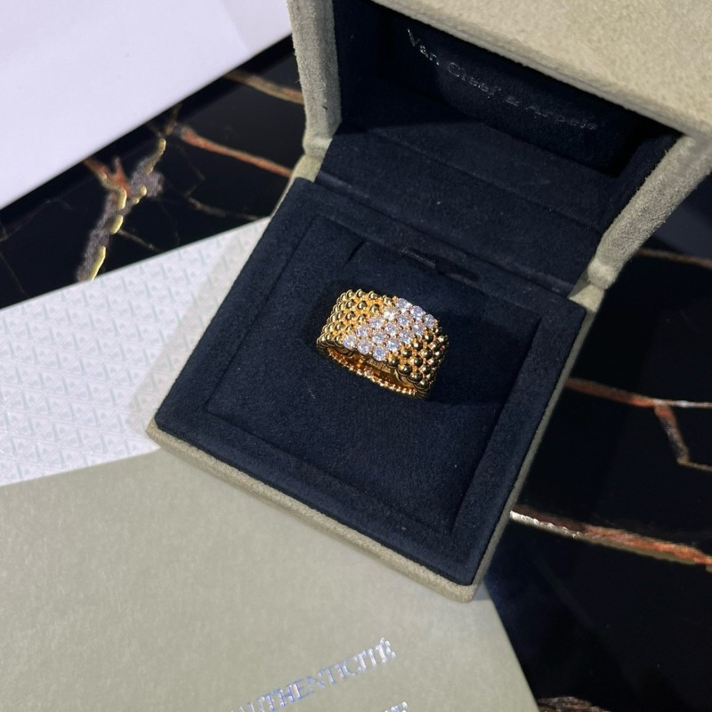 VCA Ring