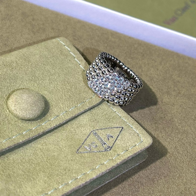 VCA Ring