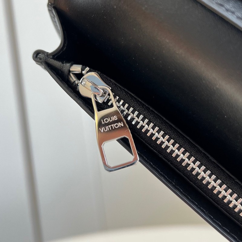 Lv Long Wallet