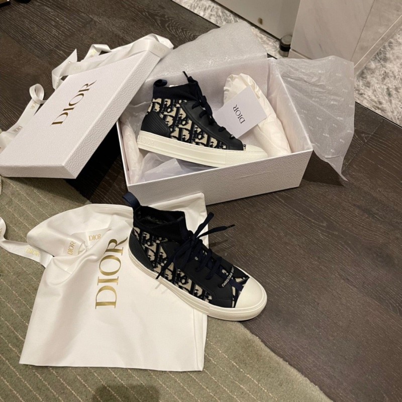 Walk N Dior Sneaker