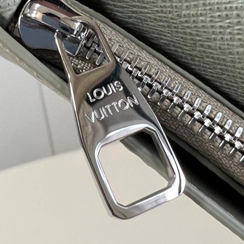 Lv Long Wallet