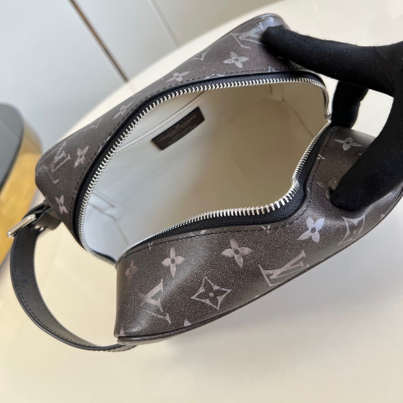 Lv Locker Dopp Kit