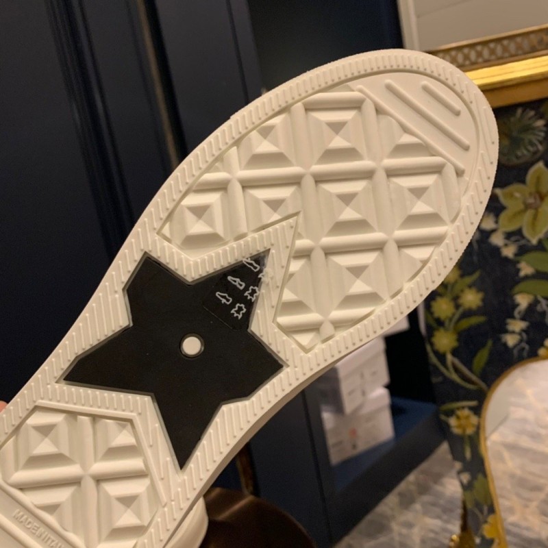 Walk N Dior Sneaker 