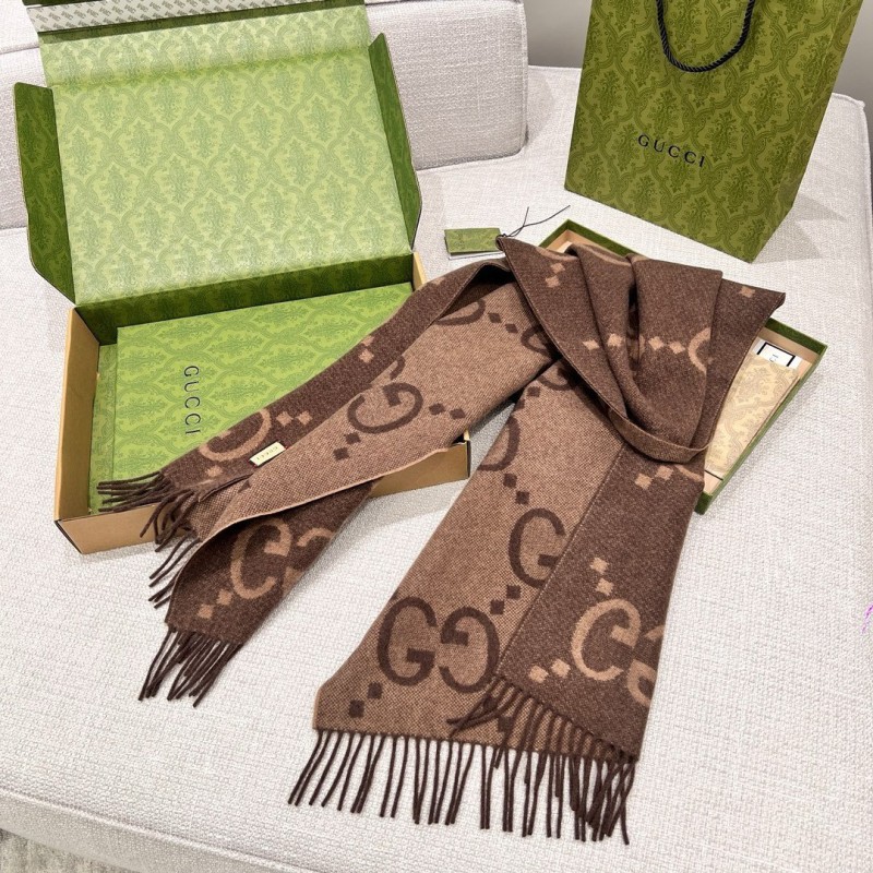 Gucci Long Scarf & Bennie Hat